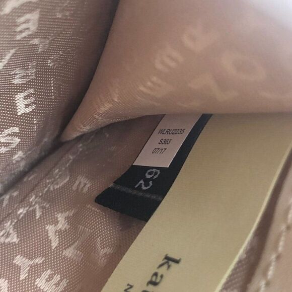 Kate Spade Womens Wallet Zip Around Shiny Metallic Gold Heart Print - Picture 8 of 10